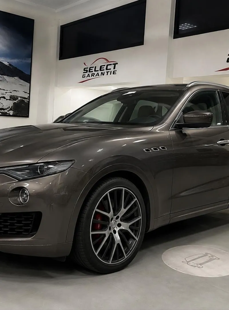 MASERATI LEVANTE ESSENCE Q4