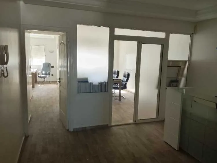 Bureau près casavoygeur alyasir