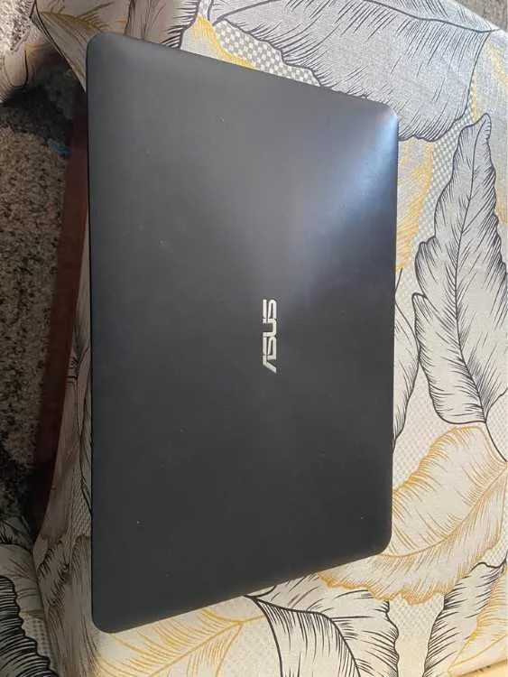 PC portable de marque ASUS, en bon état