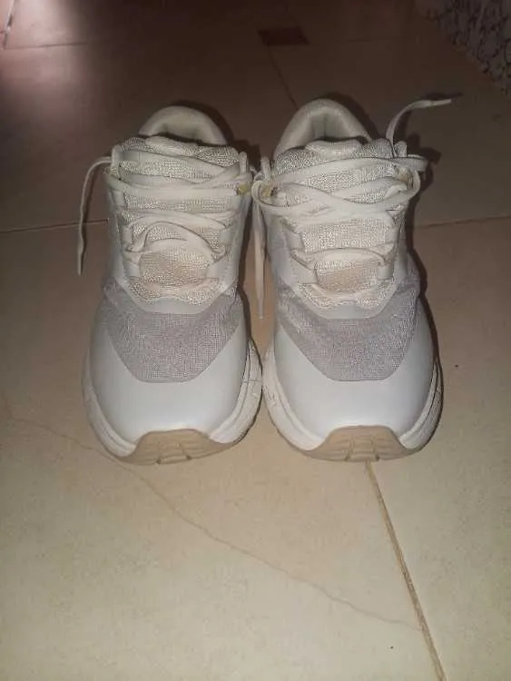 👟 سبادري أبيض ستايل سبور – بحالة جيدة