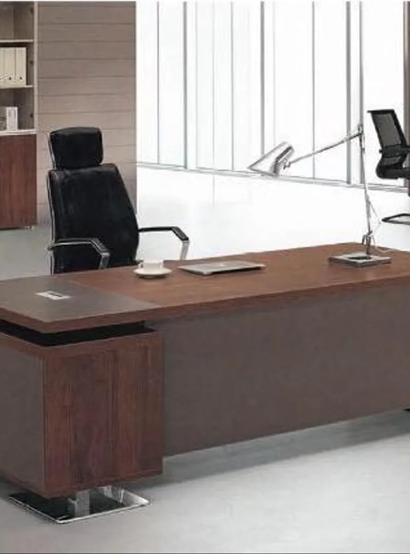 bureau/chaise/table réunion/caison/vitrine/armoire