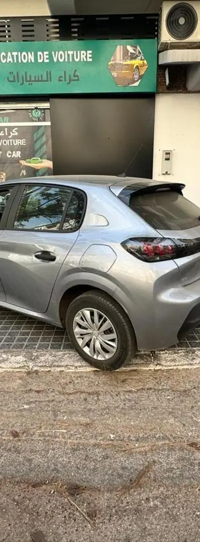 Peugeot 208 pour location a casa