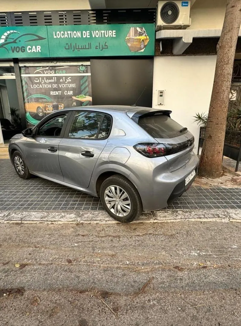 Peugeot 208 pour location a casa