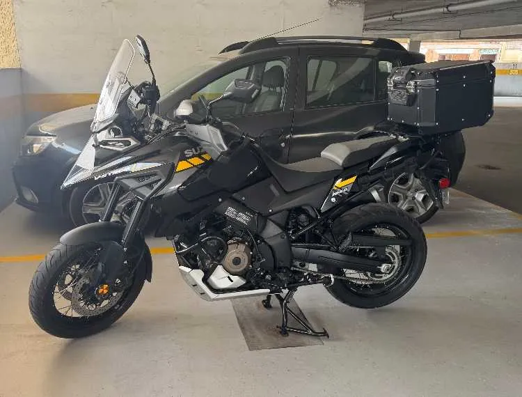 Suzuki v-strom 1050