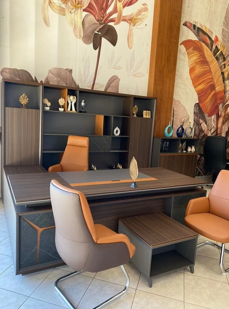 Bureau avec retour/chaise/vestiaire/banquette/lit