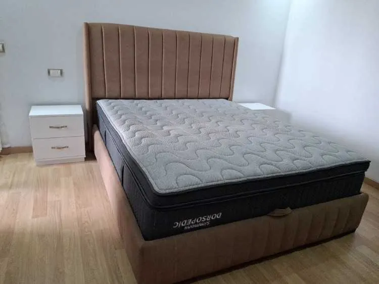 Ensemble chambre à coucher(prix négociable)