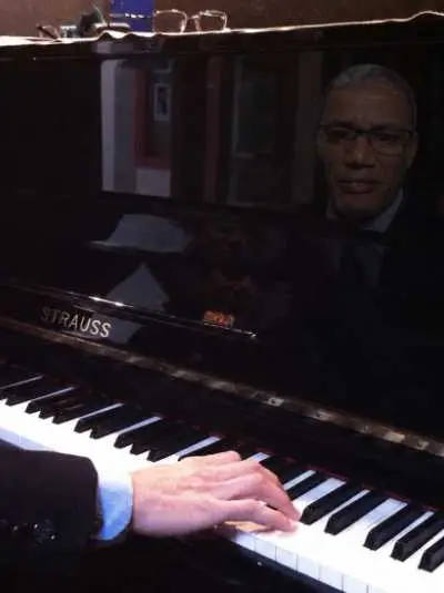 Professeur de Piano & Guitare – Cours Personnalisé
