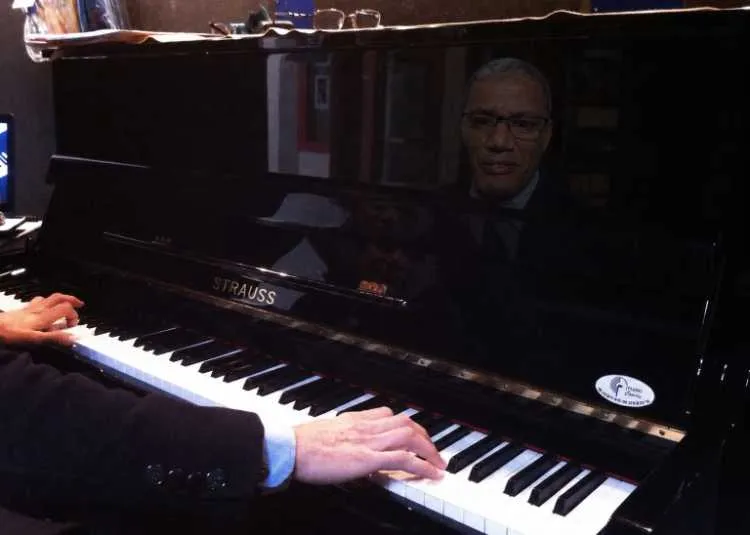 Professeur de Piano & Guitare – Cours Personnalisé