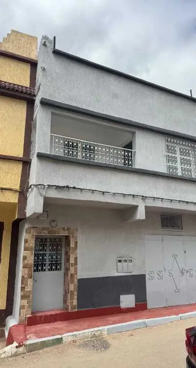 Maison a vendre sur tahla 90 m2