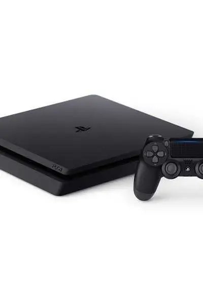 Playstation 4 avec 4 jeux