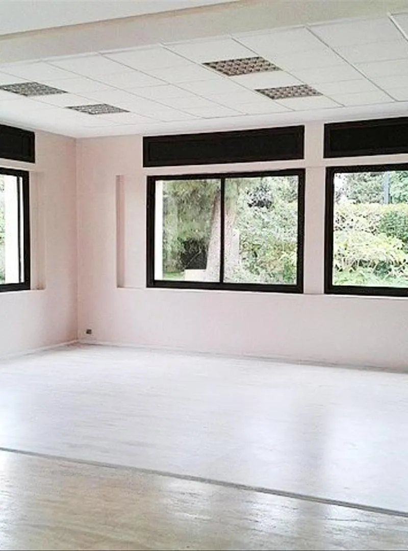 Plateau Bureaux équipés à louer à Souissi