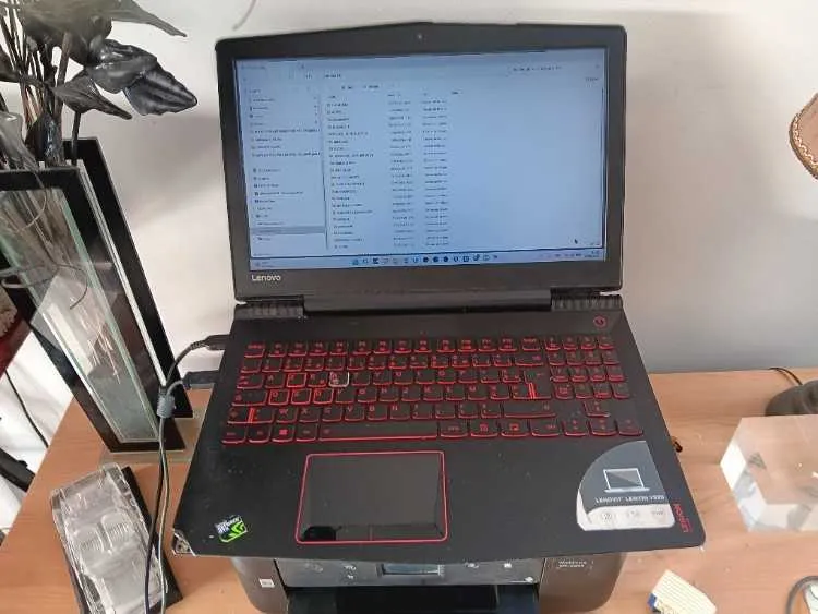 PC PORTABLE-RAM 16 Go–2 disques durs SSD 256 + 1To