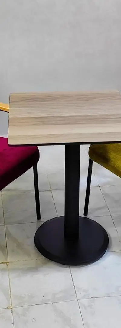 chaises table de cafe restaurant vent