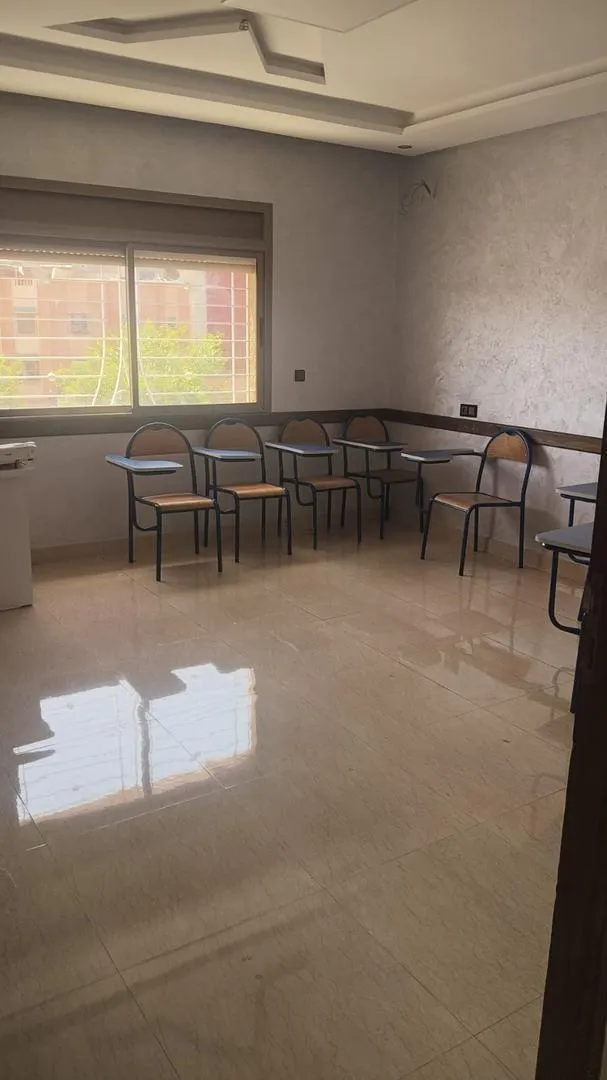 LOCATION PLATEAU BUREAU ( CABINET )DE 160 Mt