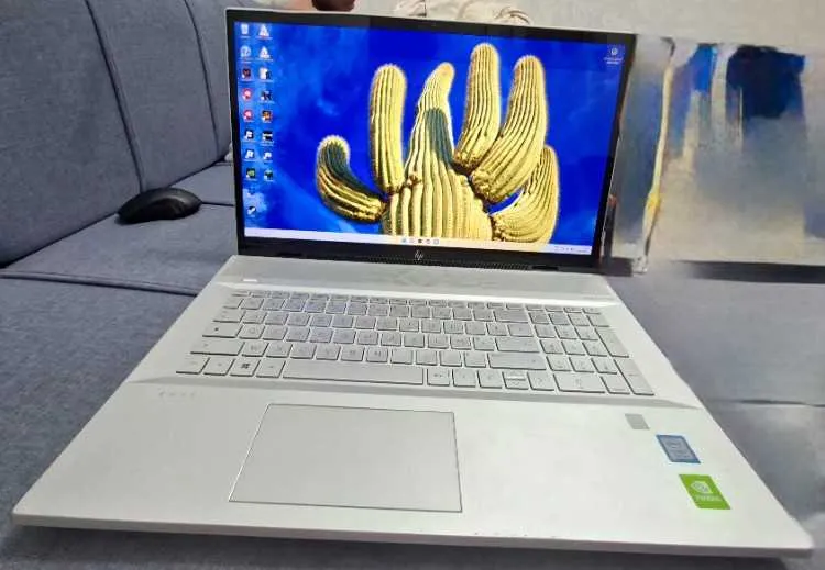 PC portable HP ENVY 17