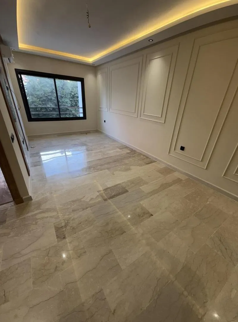Appartement neuf 2 ch salon à louer 7000 dh