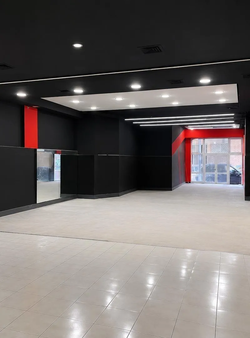 LOCAL COMMERCIAL DE 155 m² SUR BOULEVARD GHANDI