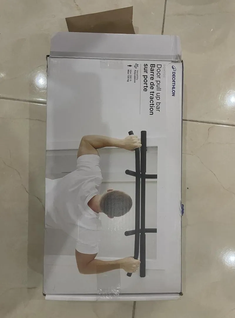 Barre fixe pour porte