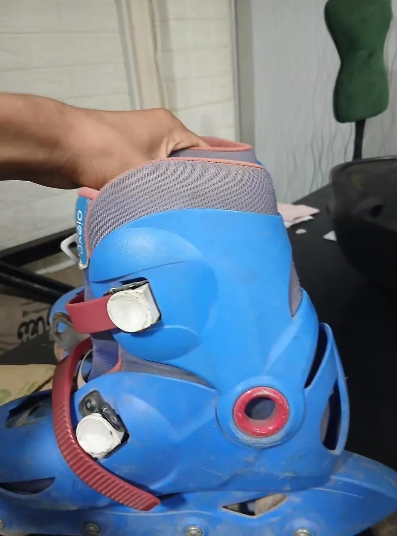 Chaussures de patinage bleues