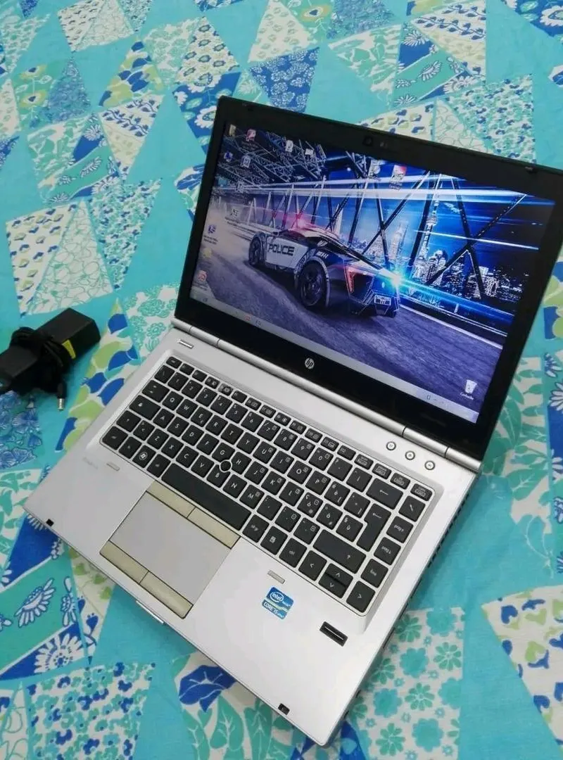 hp i7 EliteBook professionnel Ram 8 disque SSD