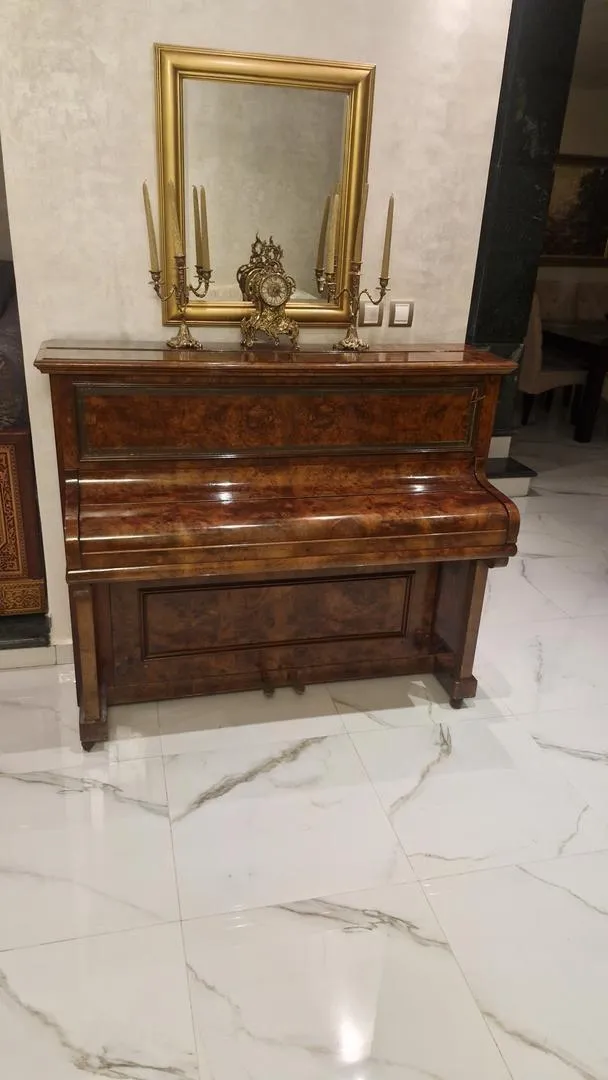 Je vends piano pièce antiquité de Hambourg 1944