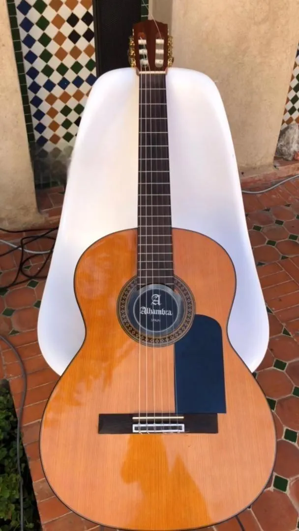 Guitare Salvador Gortez