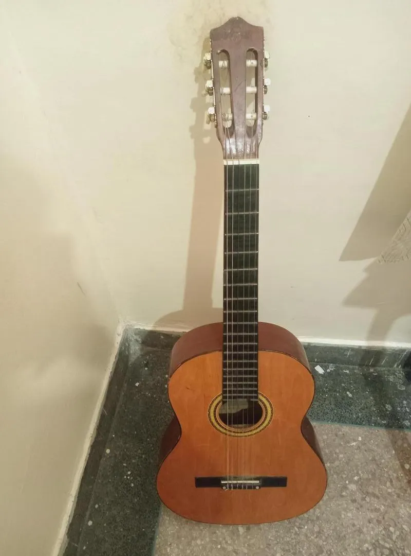 Guitare neuve en parfait état