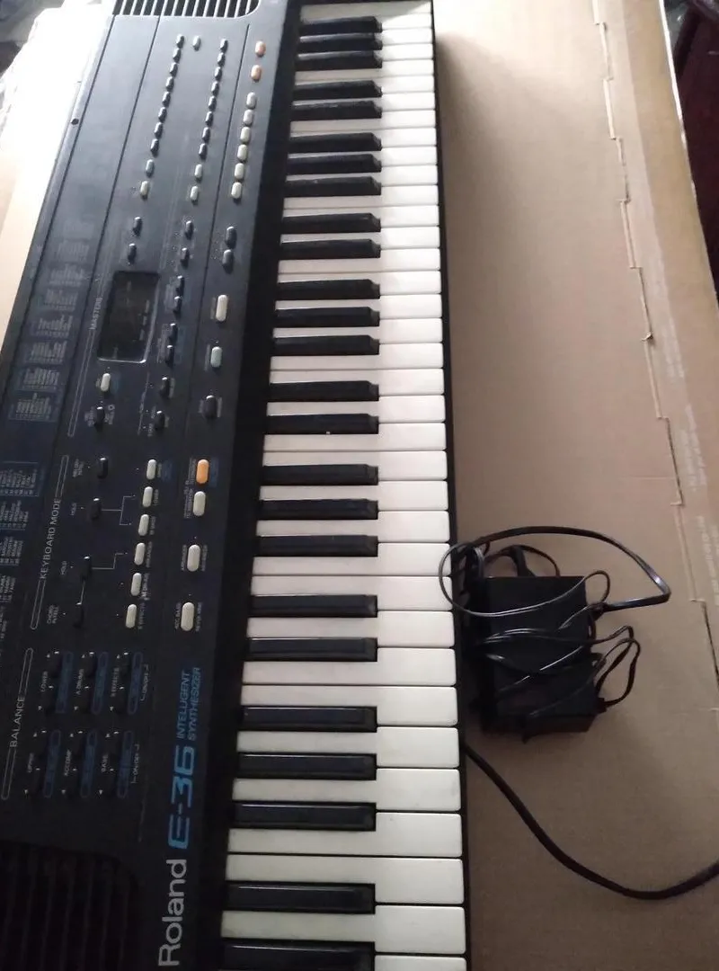 Orgue Roland E36