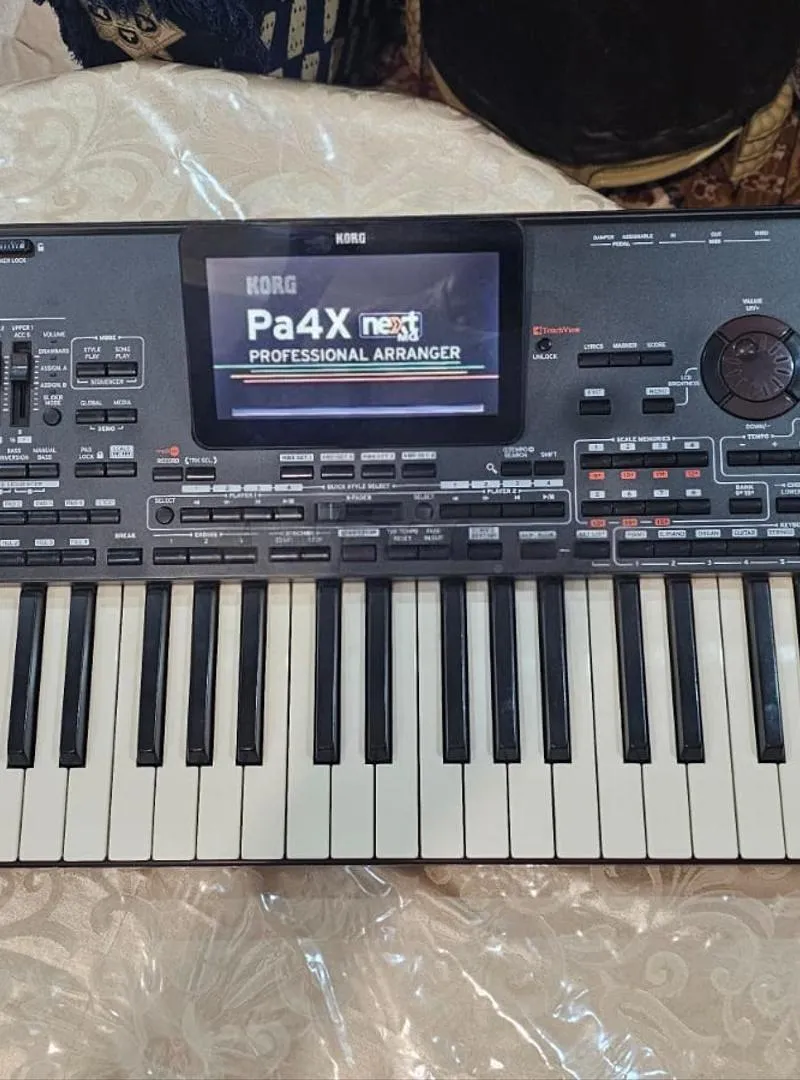 Korg pa4x mg1 très bon état