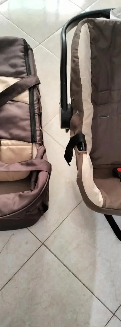 Siège auto pour bébé et London