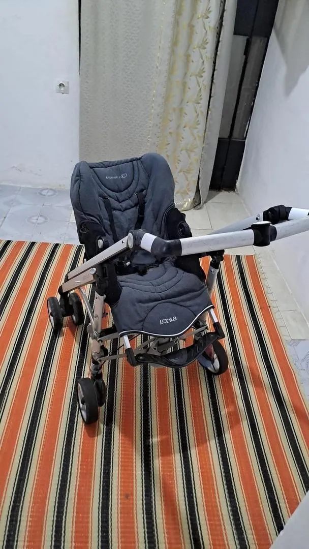 Poussette, très bon état.