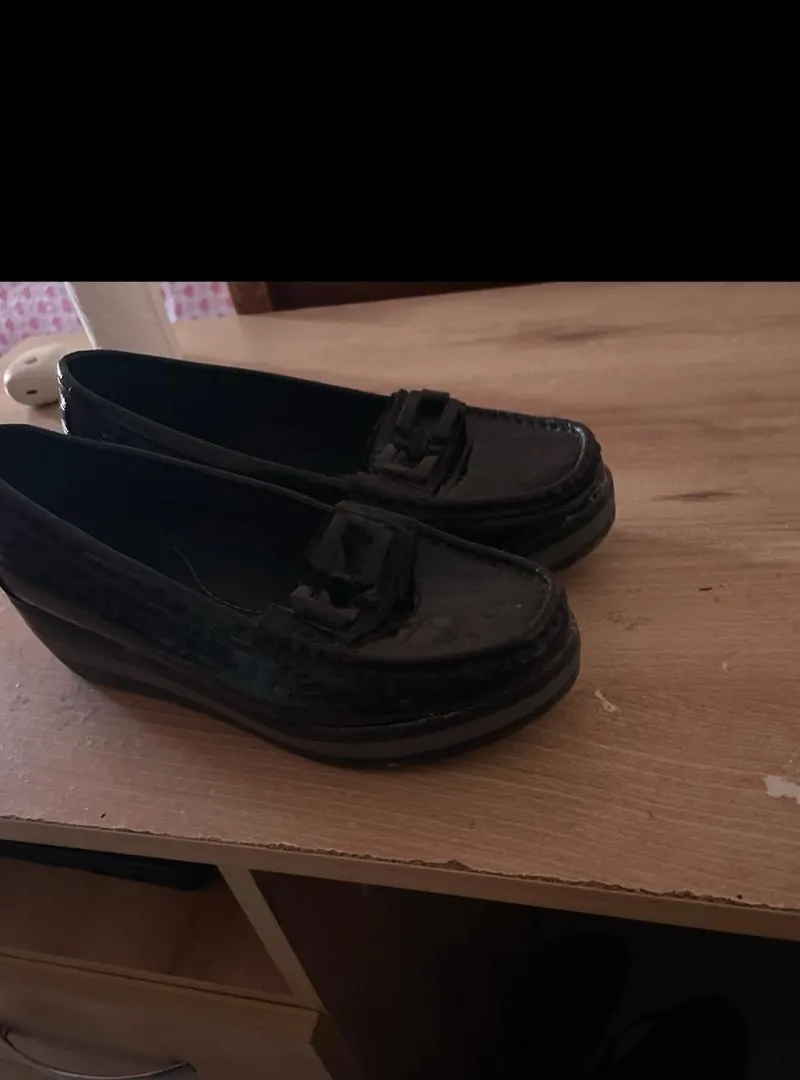 Mocassins noirs en bon état