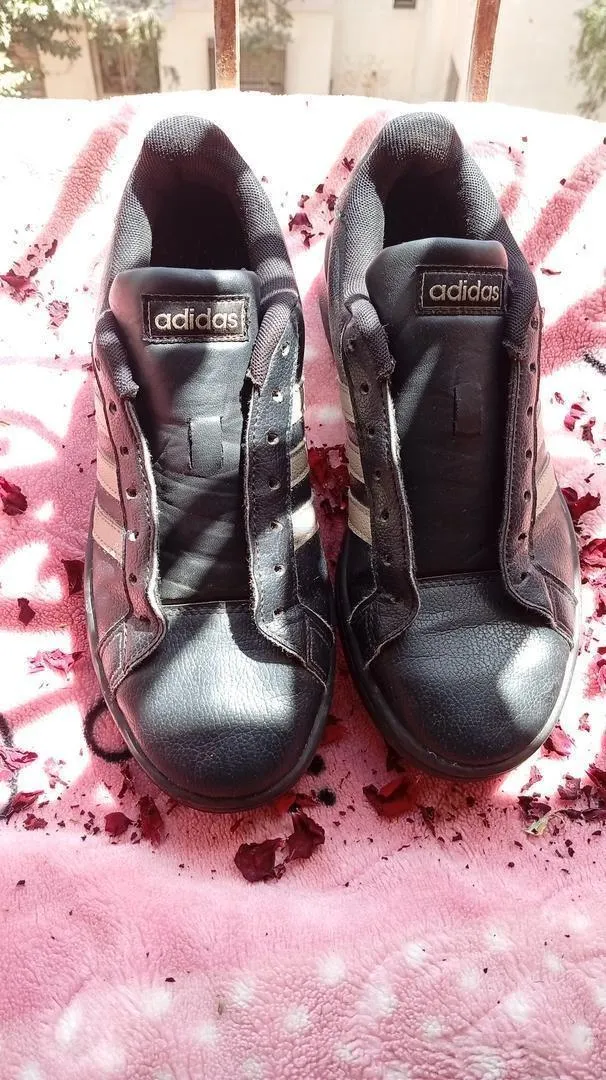 Chaussure Adidas en bon état, portée une semaine seulement