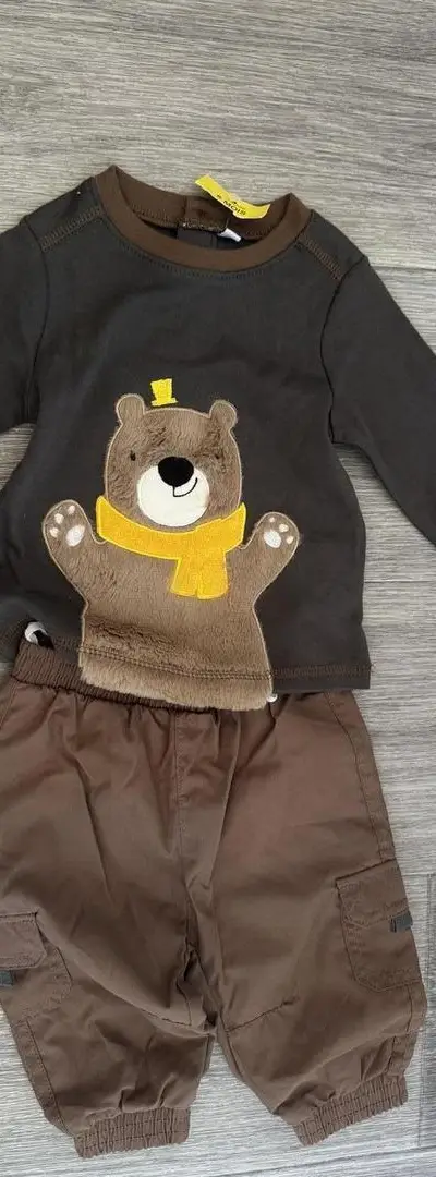 Vêtements de 12 mois à 18 mois