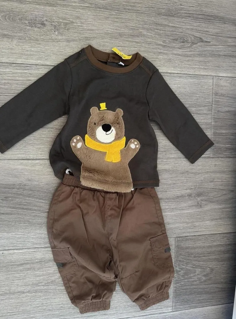 Vêtements de 12 mois à 18 mois