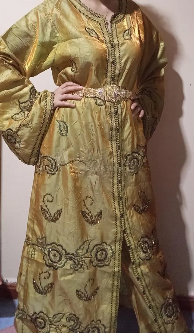Caftans et takchitas à vendre et à louer