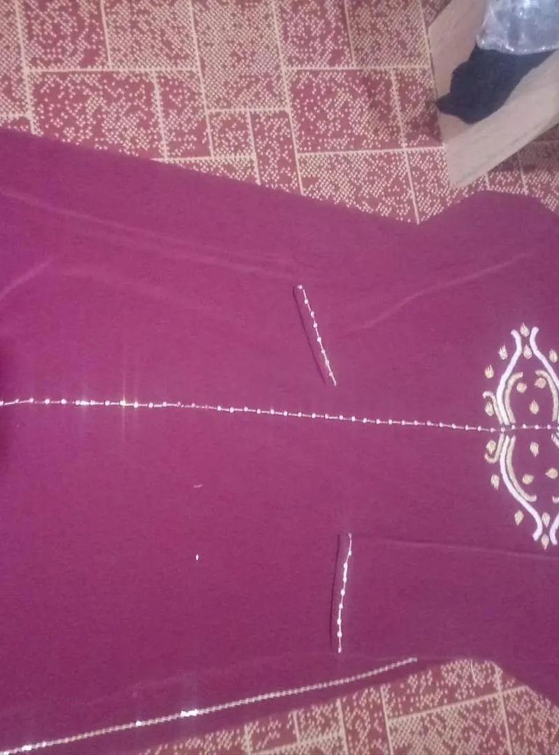 Grande djellaba et petite djellaba à vendre