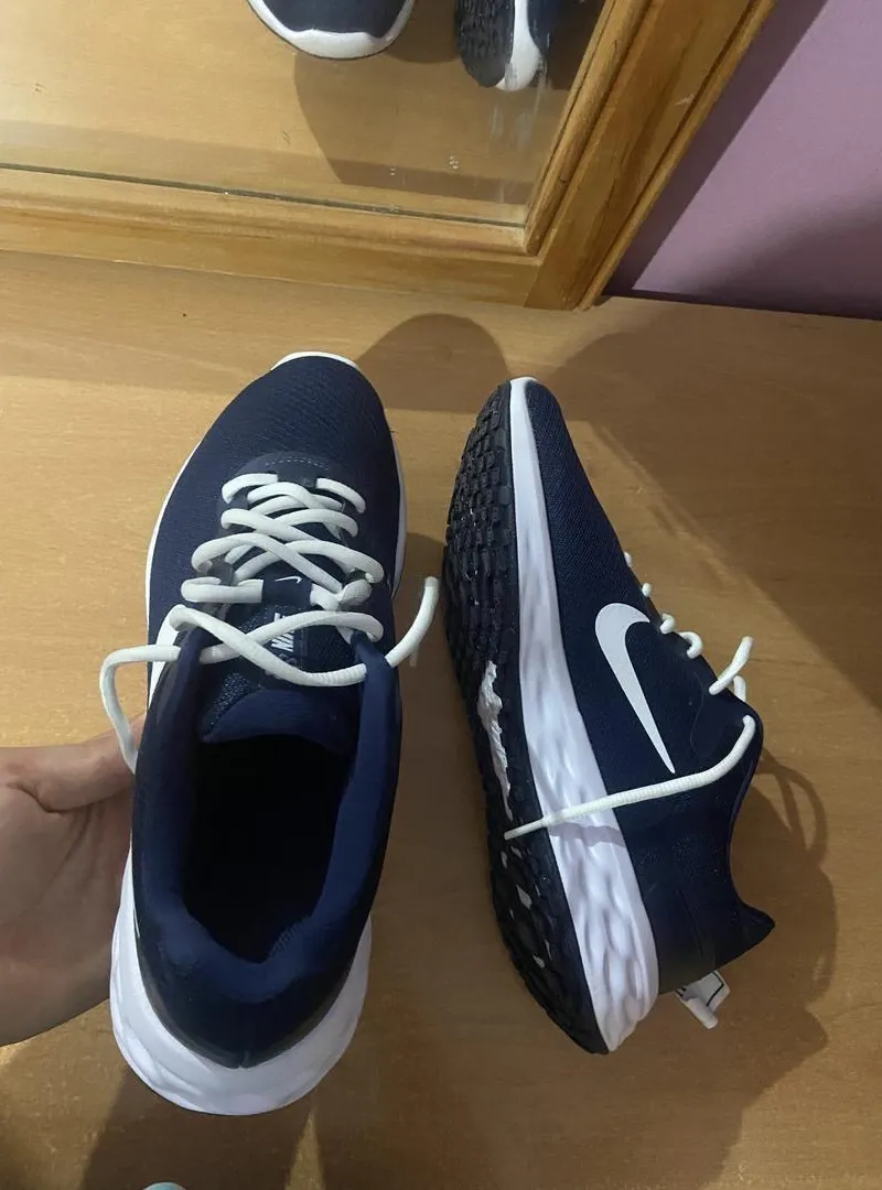 Nike Revolution Original – Neuf – Taille 44 👟🔥