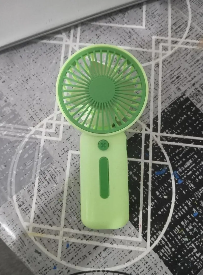 Petit ventilateur électrique de poche
