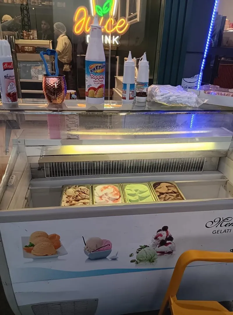 Vitrine à glaces