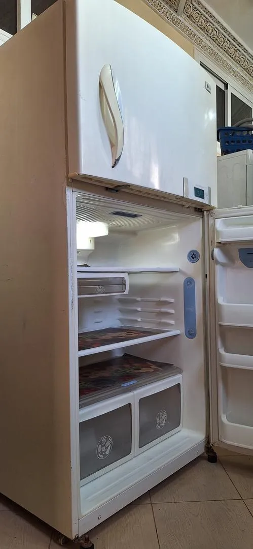 Réfrigérateur tout neuf d'origine 640 litres LG
