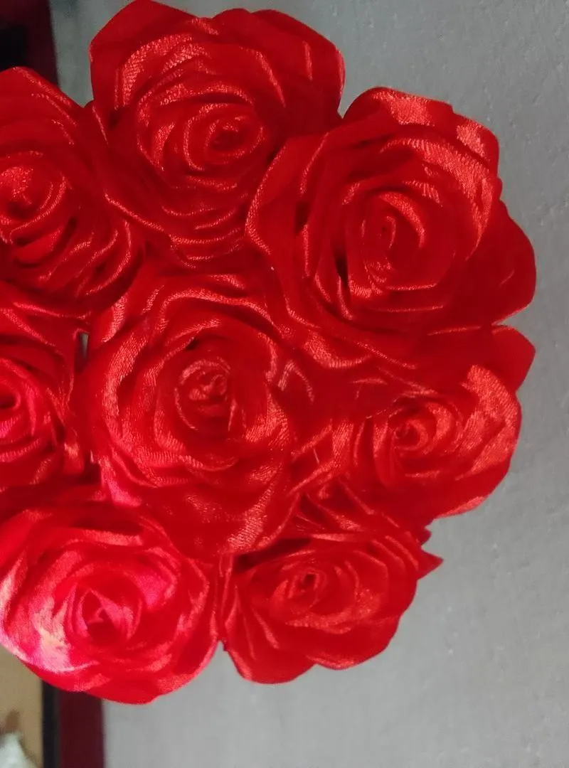 Fleurs en satin sans emballage