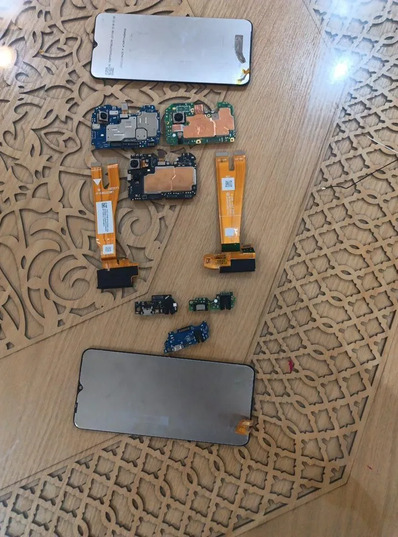Lot de pièces de téléphone à vendre