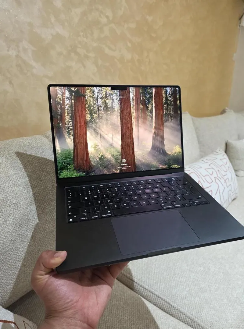 Macbook Pro M4 512GB Noir Sidéral Neuf