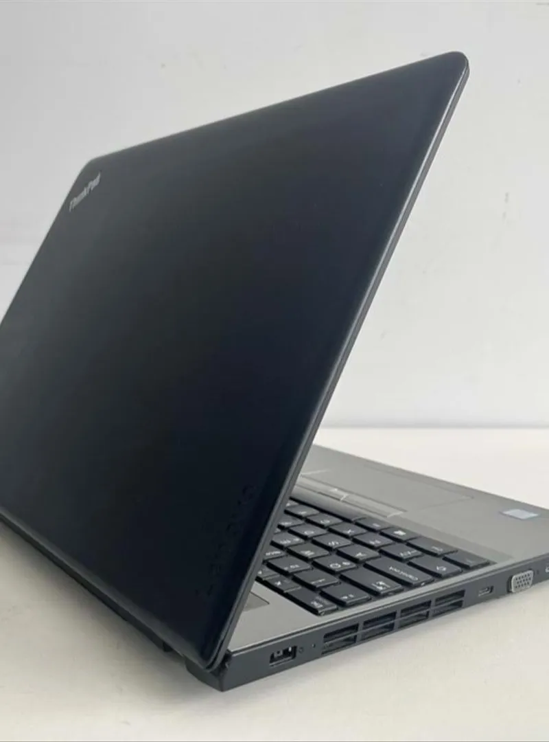 Lenovo Thinkpad i5 7ème RAM 8 Disque SSD et 500