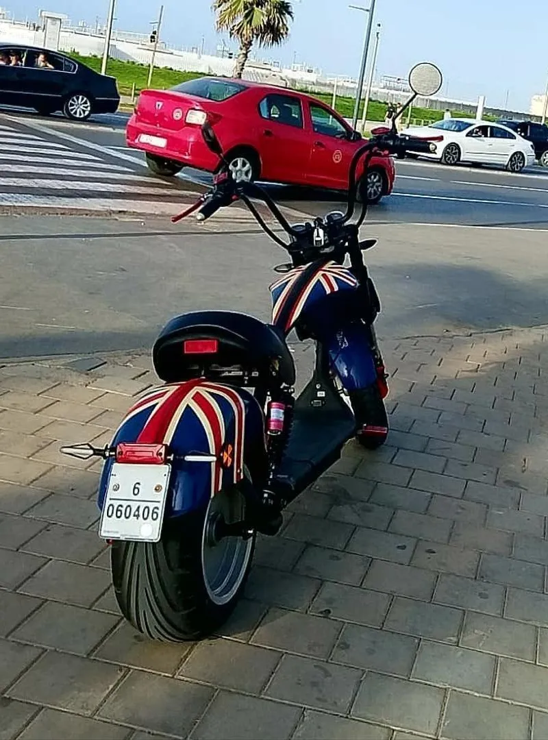 Moto électrique chopper encore neuf