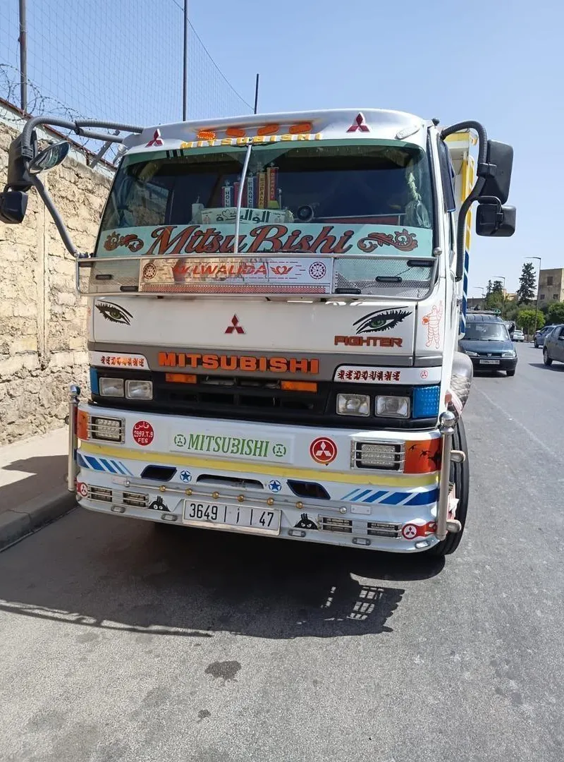 MITSUBISHI CAMION BENNE GWADA