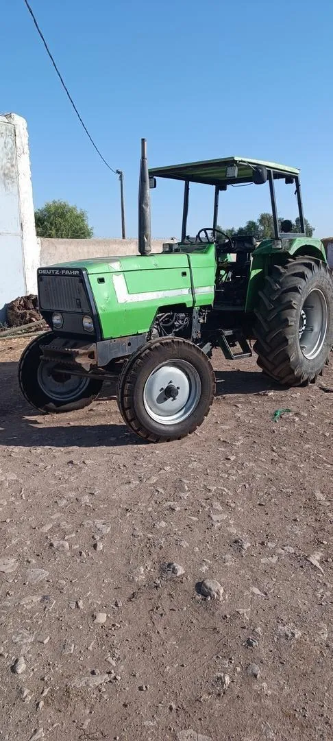 Tracteur 3.90 bon état contre douane