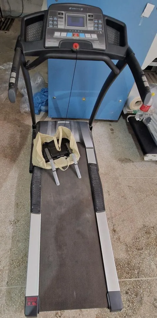 Tapis de course professionnel Life Fitness