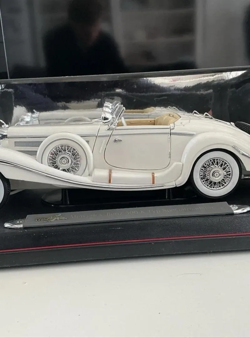MERCEDES 1/18